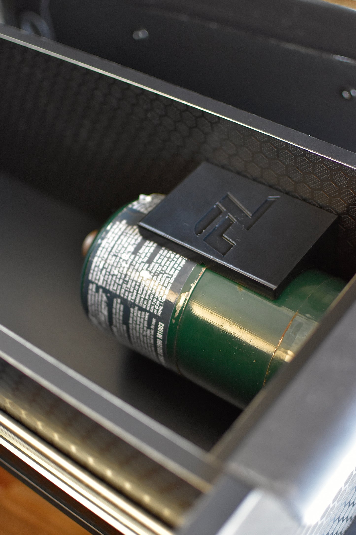 Push-fit propane bottle mount (468g)