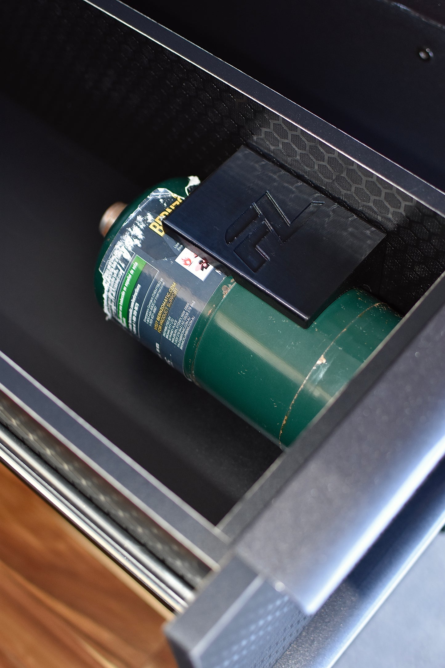 Push-fit propane bottle mount (468g)