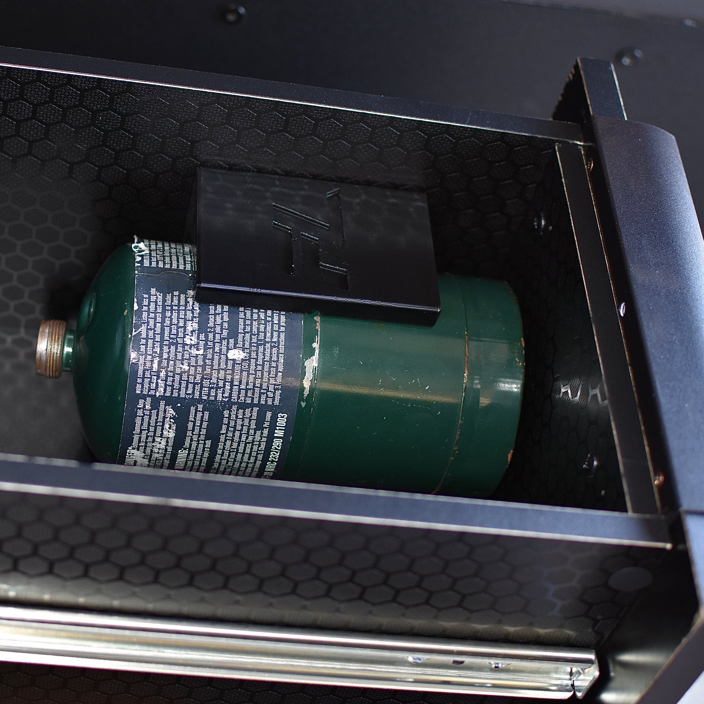 Push-fit propane bottle mount (468g)