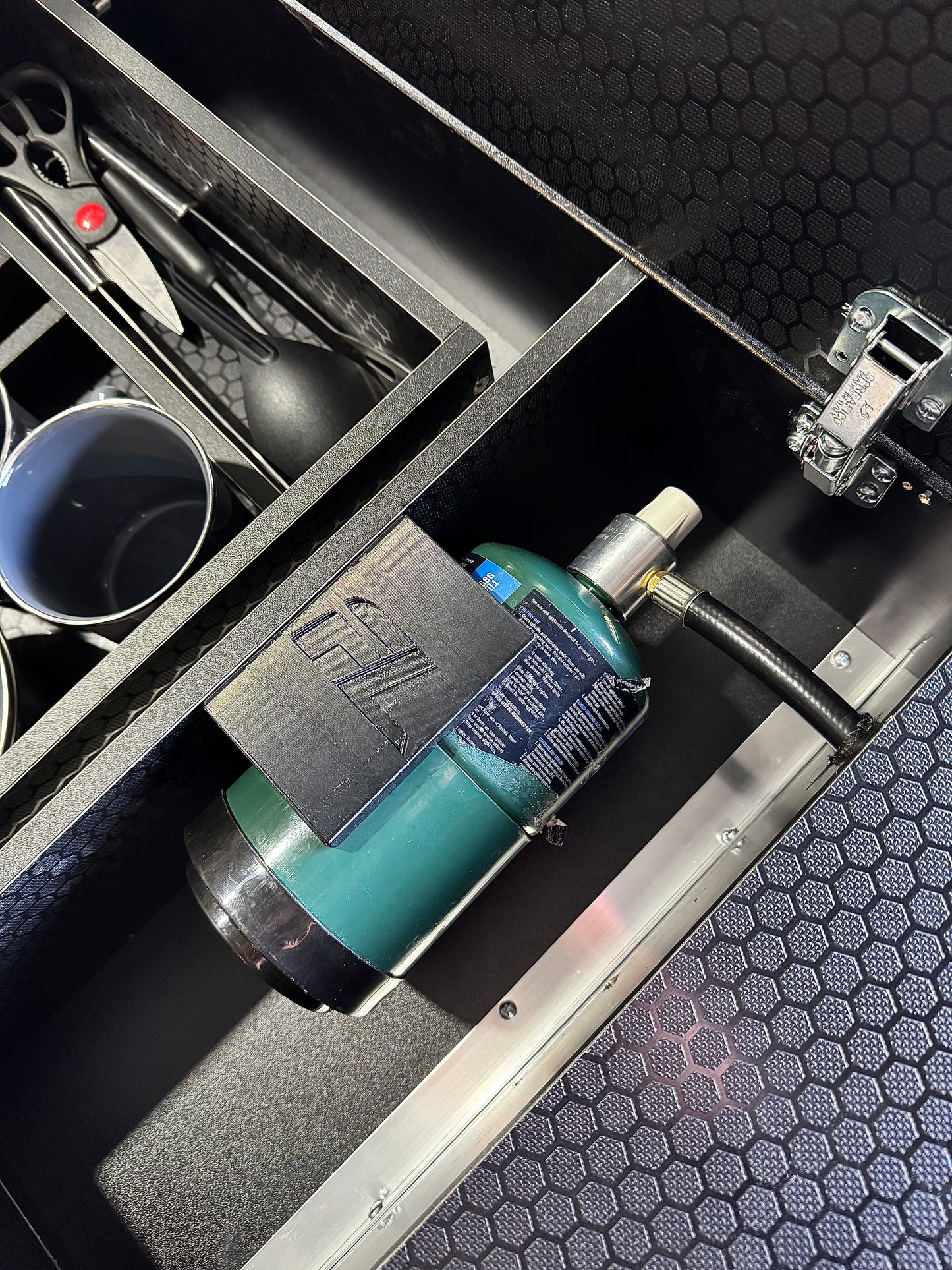 Push-fit propane bottle mount - Suit Companion 468g bottles